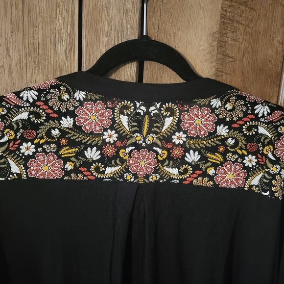 Style & Co Women's Black Embroidered Knit Top (3x) - Picture 3 of 8